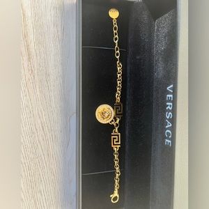 Versace Medusa bracelet 🤩